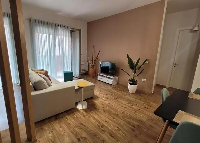 Delijorgji Sunrise 3 아파트 티라나